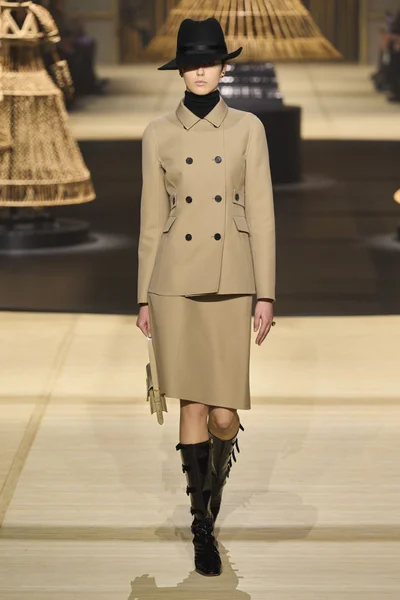 Look 4